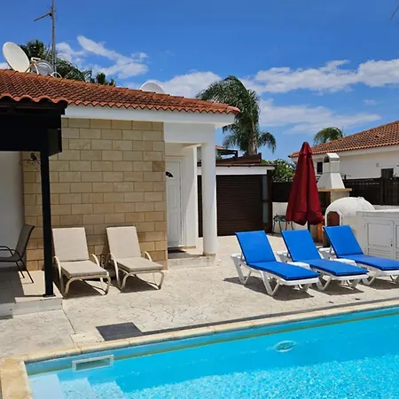 Villa Liberta Βίλα *