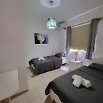 Gracia Villa *